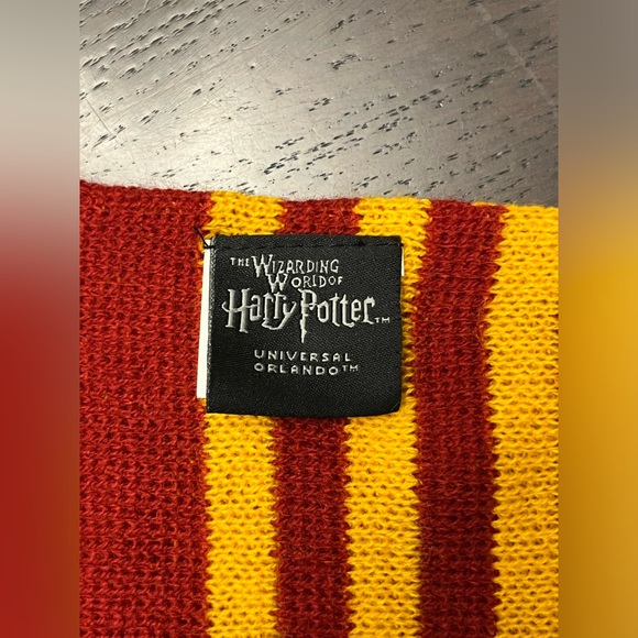 Harry Potter Gryffindor Scarf- Universal Studios Orlando, Florida Merch. - Picture 4 of 4